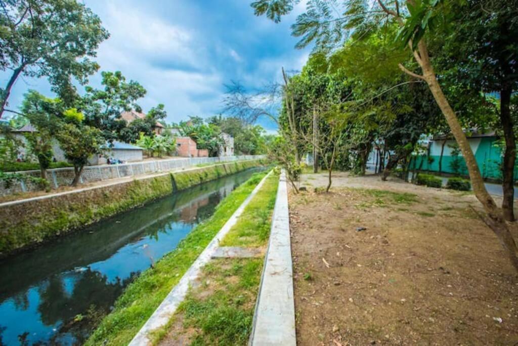 Villa Amalura I Yogyakarta Exteriör bild