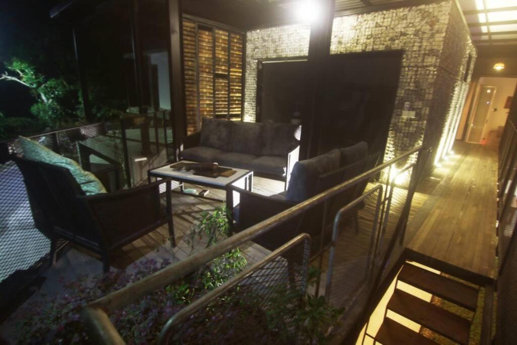 Villa Amalura I Yogyakarta Exteriör bild