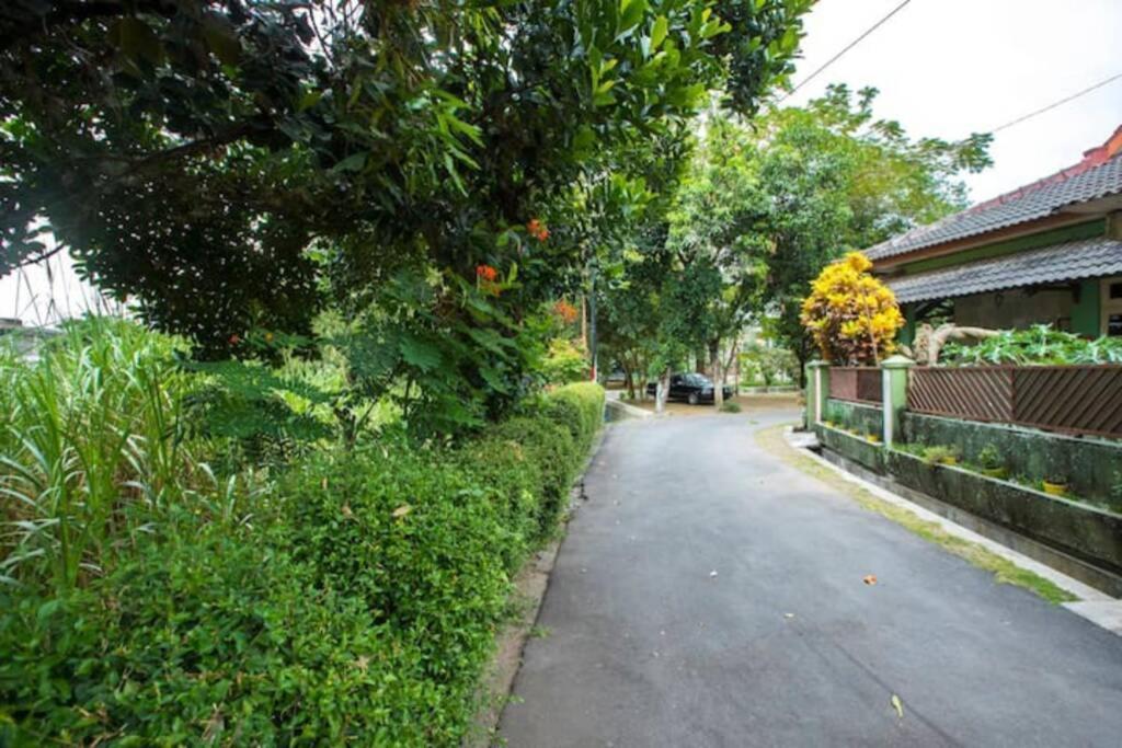 Villa Amalura I Yogyakarta Exteriör bild
