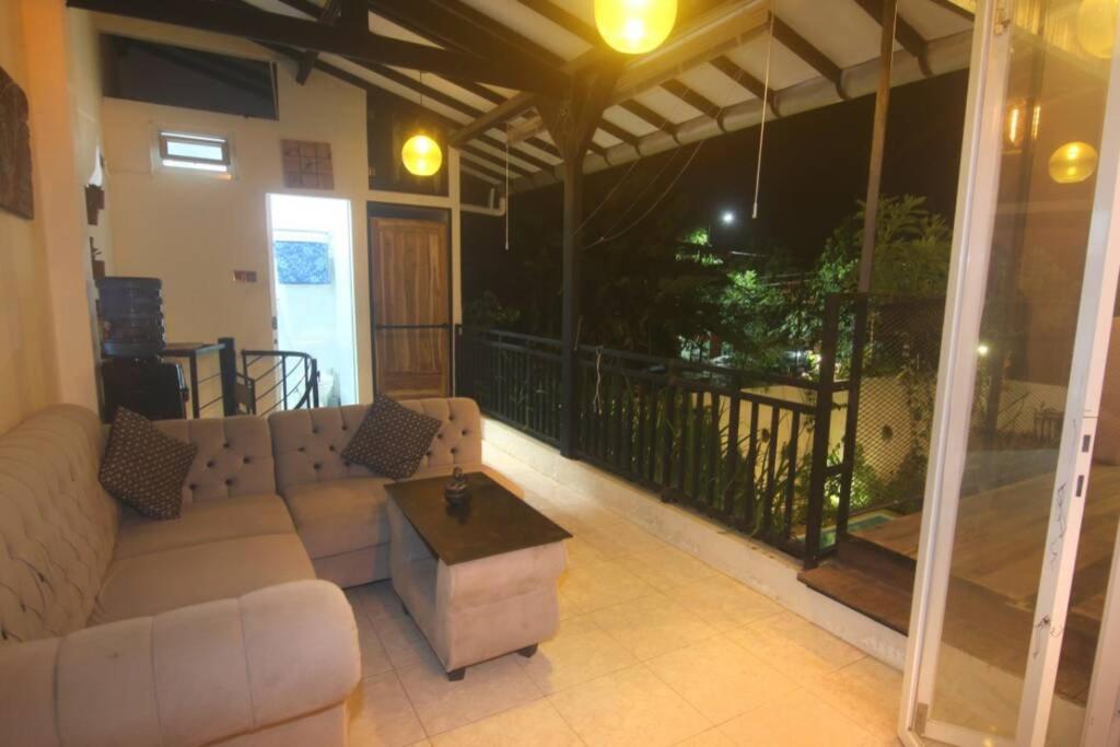 Villa Amalura I Yogyakarta Exteriör bild